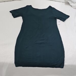 Elegant Green Dress With Scoop Back